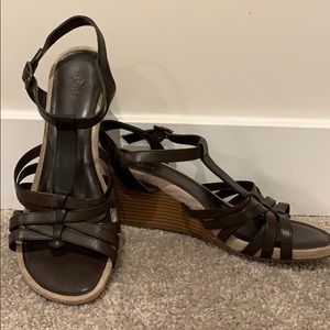 Cute Strappy Bass Wedge Sandals